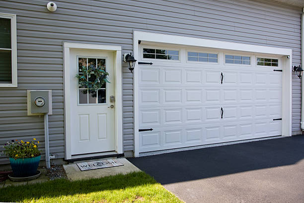 24/7 Emergency Garage Door Panel Replacement experts in Newton, AL